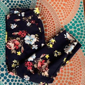3/$25 Fashionable floral mid-rise ankle dress pant